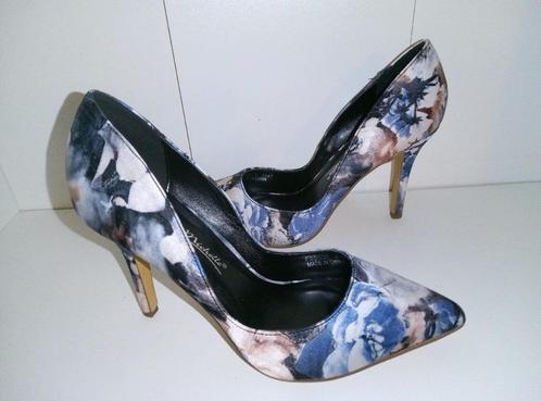 Pumps/hoge hakken - Satijnen bloemenpatronen - 37, Kleding | Dames, Schoenen, Nieuw, Pumps, Verzenden