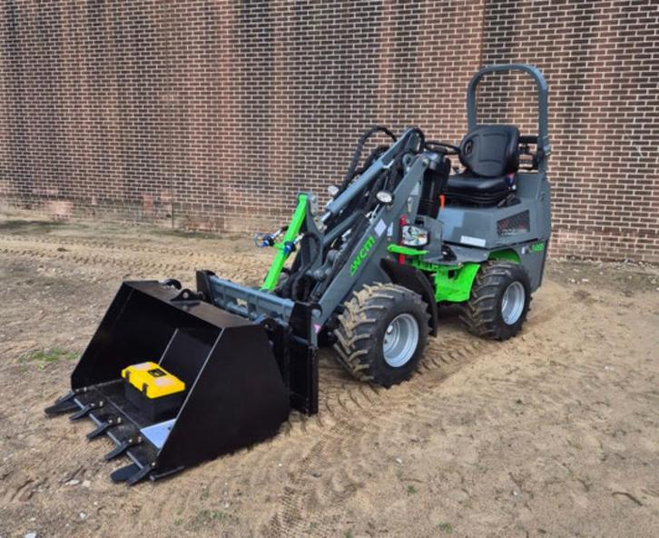 Kniklader WCM, 3 cilinder diesel Kubota, BTW incl!! Degelijk, Zakelijke goederen, Machines en Bouw | Kranen en Graafmachines, Wiellader of Shovel