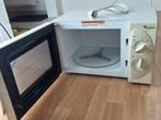 Four à micro-ondes à vendre., Gril, Enlèvement, Utilisé, 45 à 60 cm