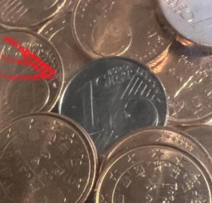 RARE ERROR - 1 cent muntje ongekleurd (Portugal 2002), Postzegels en Munten, Munten | Europa | Euromunten, Setje, Overige waardes
