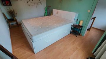 Bed met opbergruimte 160x200cm + matras & topper beschikbaar voor biedingen