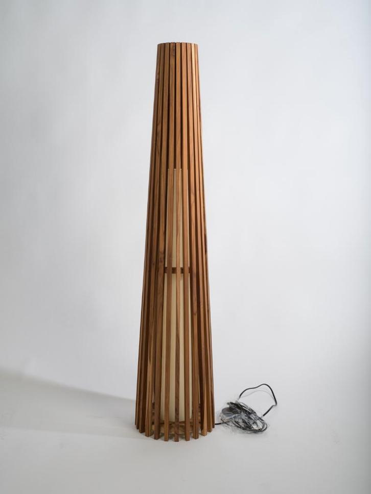 Lampadaire exclusif de Bali en teck massif, Maison & Meubles, Lampes | Lampadaires, Neuf, 100 à 150 cm, Bois, Synthétique, Enlèvement