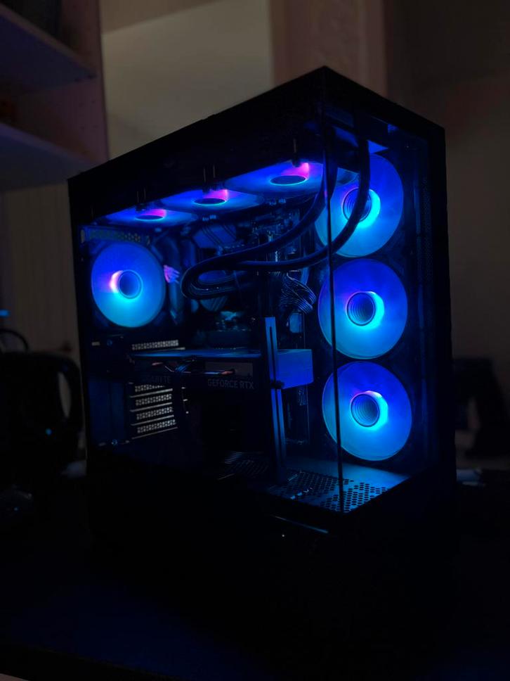 Gaming PC Ryzen 7 RTX 4060, Computers en Software, Desktop Pc's, Zo goed als nieuw, 4 Ghz of meer, SSD, 32 GB, Met monitor, Gaming