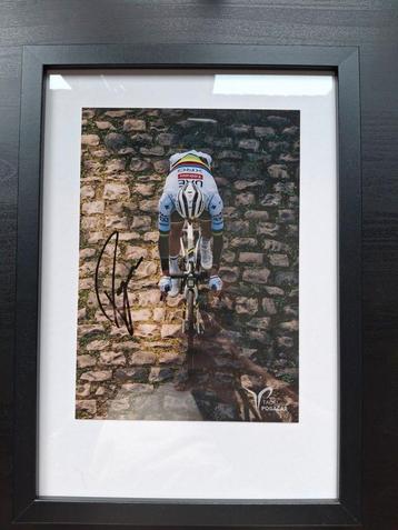 Gesigneerde foto Tadej Pogacar beschikbaar voor biedingen