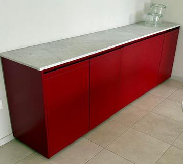 Dressoir met marmeren blad, Monoz style-serie beschikbaar voor biedingen