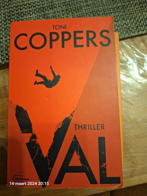 Toni Coppers - Val, Livres, Thrillers, Comme neuf, Belgique, Enlèvement ou Envoi