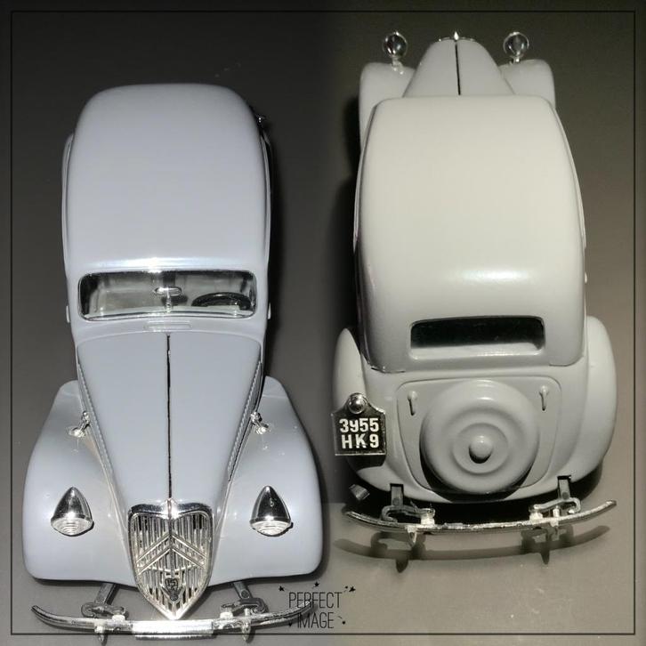 Citroën TA 15 CV Bburago - Schaal 1:24, Hobby en Vrije tijd, Modelauto's | 1:24, Zo goed als nieuw, Auto, Burago, Ophalen of Verzenden