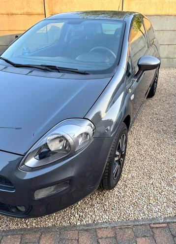 Fiat Punto YOUNG 2016 1.4 benzine / Navi / Airco 45.000km beschikbaar voor biedingen
