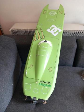 Mystic MHZ - RC Offshore Catamaran Polyester beschikbaar voor biedingen