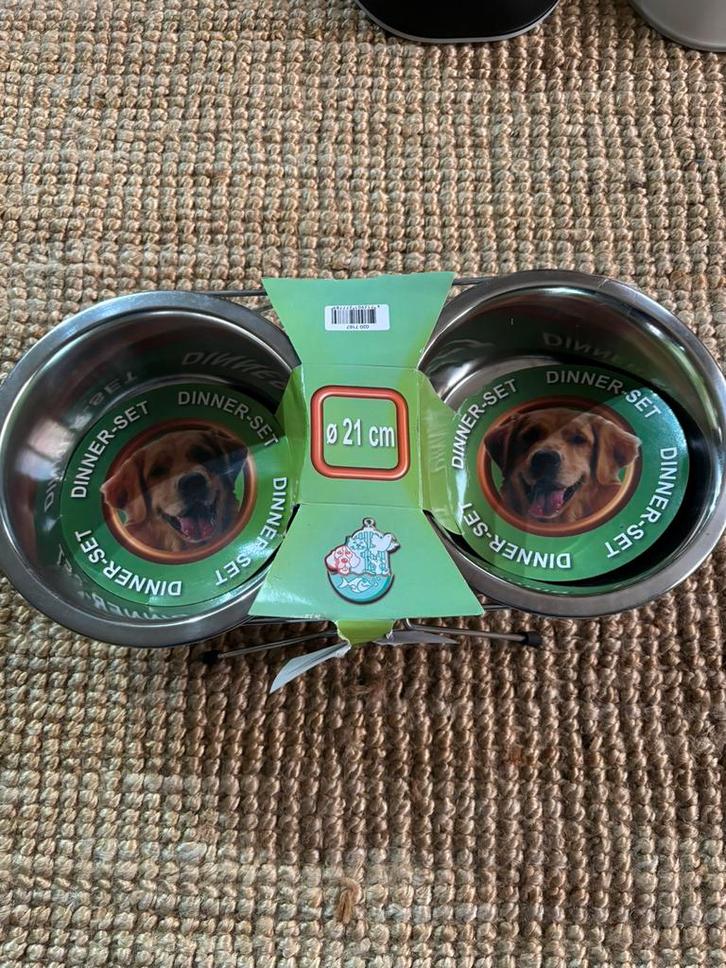 Boon dinner-set, inclusief 2 RVS bakken Ø 21 cm NIEUW, Dieren en Toebehoren, Hondenvoerbakken en Drinkbakken, Nieuw, Ophalen of Verzenden