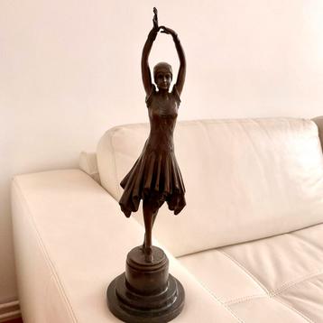 Chiparus brons, Enlèvement
