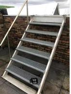 *trap staal/galva 7tr met leuning, Ophalen, Trap