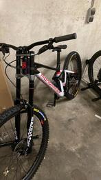 Mondraker DH Summum Mx 2022, Zo goed als nieuw