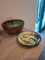Een ronde schaal en 1 gemarmerde keramische plaat., Antiek en Kunst, Ophalen