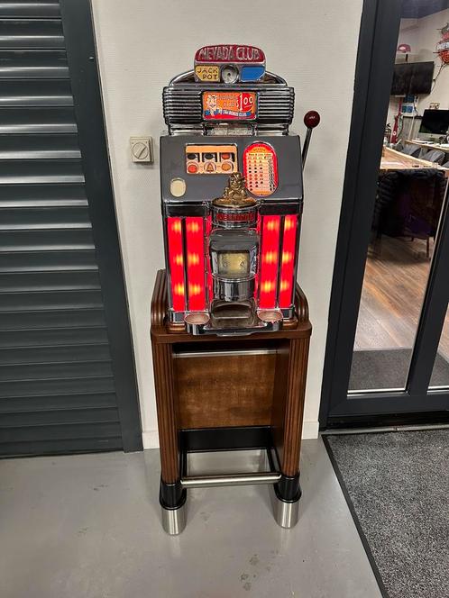 Le beau bandit manchot Jennings Nevada Club sur 1 dollar, Collections, Machines | Machines à sous, Utilisé, Autres monnaies, Avec clés