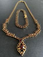 VINTAGE STRASS KETTINGHANGER & ARMBANDJE ., Enlèvement, Autres matériaux, Autres types, Doré