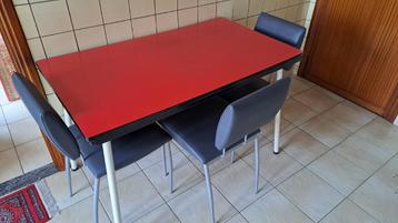 Keuken formica tafel beschikbaar voor biedingen