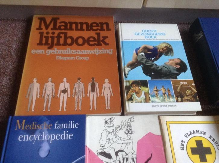 Medische boeken van;mannen,gezondheid,EHBO,encyclopedie,home, Boeken, Overige Boeken, Zo goed als nieuw, Ophalen of Verzenden