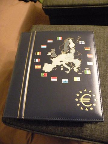 Verzamelmap euromunten beschikbaar voor biedingen