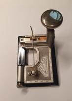 RARE AGRAFEUSE VINTAGE AUTRICHIENNE « FLORIS » (1926), Enlèvement ou Envoi, Comme neuf