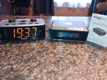 Deux RADIOS-RÉVEILS beschikbaar voor biedingen