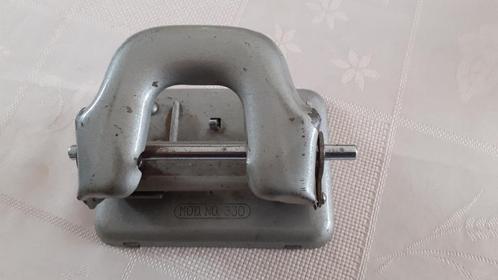 MOD vintage perforator. NR 330, Diversen, Schoolbenodigdheden, Gebruikt, Ophalen of Verzenden