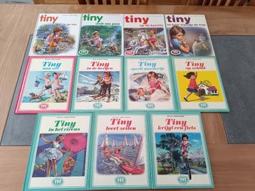 11 zeer mooie diverse Leerrijke TINY boekjes beschikbaar voor biedingen