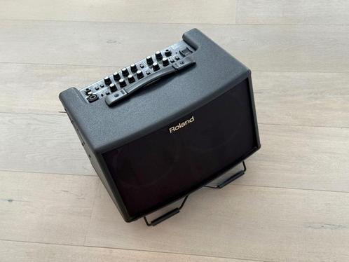 Roland AC-60 acoustics gitaar versterker., Muziek en Instrumenten, Versterkers | Bas en Gitaar, Zo goed als nieuw, Gitaar, 50 tot 100 watt