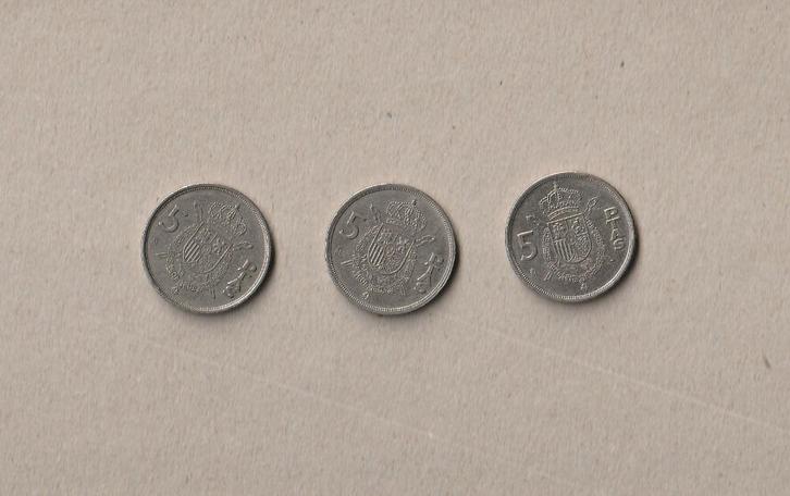 Spanje : 3 (gebruikte) munten van 5 pesetas (1982-1983-1984), Postzegels en Munten, Munten | Europa | Niet-Euromunten, Setje, Ophalen of Verzenden