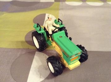 Miniatuur metalen groene tractor 