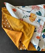 Te koop: Nieuw!!! Drie nieuwe vierkantige/gele kussenslopen., Huis en Inrichting, Ophalen, Nieuw, Geel, Vierkant