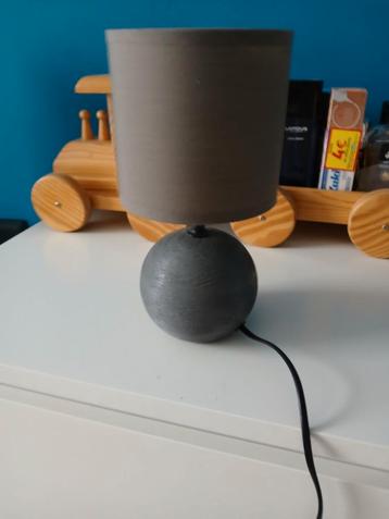 Te koop nachtlampje beschikbaar voor biedingen