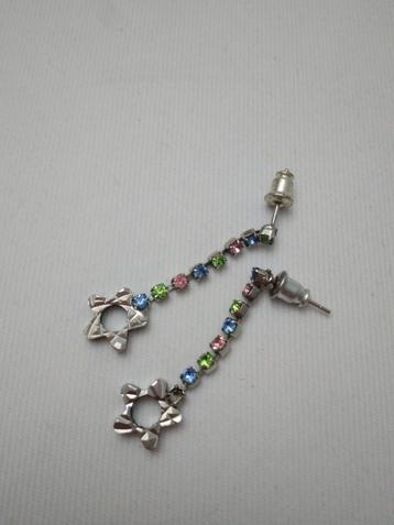 Schattige '90s bloemetjesoorbellen gekleurde strass beschikbaar voor biedingen