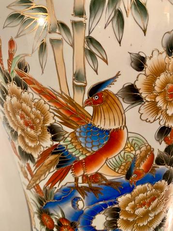 3 SUPER BIG JARS WITH WONDERFUL MOTIFS IN COBALT COLOR beschikbaar voor biedingen