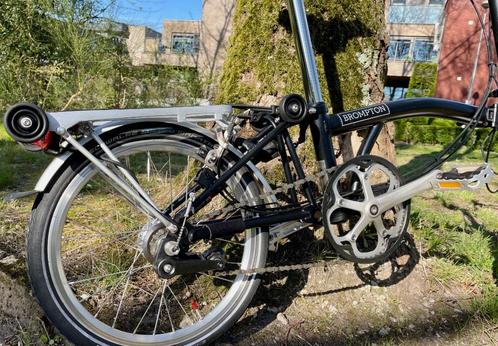 Brompton met naafdynamo en bagagerek in topstaat, Fietsen en Brommers, Fietsen | Vouwfietsen, Zo goed als nieuw, Brompton, 16 tot 18 inch