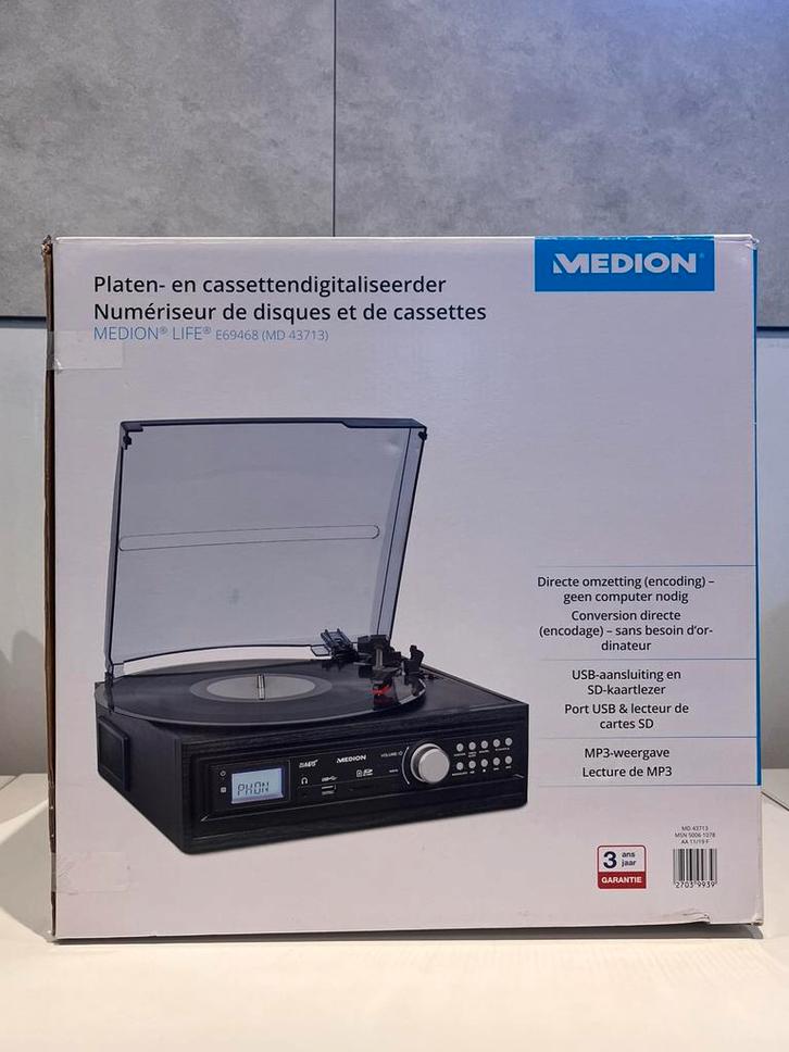 Medion Life E69468 - Numériseur de disques et de cassettes, TV, Hi-fi & Vidéo, Tourne-disques, Comme neuf, Tourne-disque, Autres marques