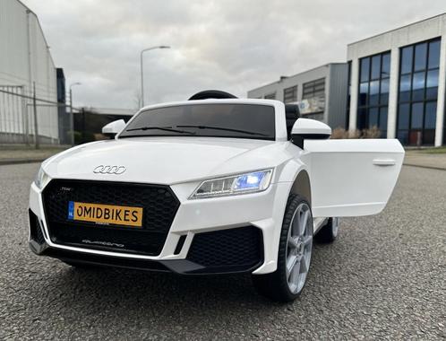 Audi TT'Rs 12v wit afstands. / AUX/USB Leder zitje / EVA, Kinderen en Baby's, Speelgoed | Buiten | Accuvoertuigen, Nieuw, Ophalen of Verzenden