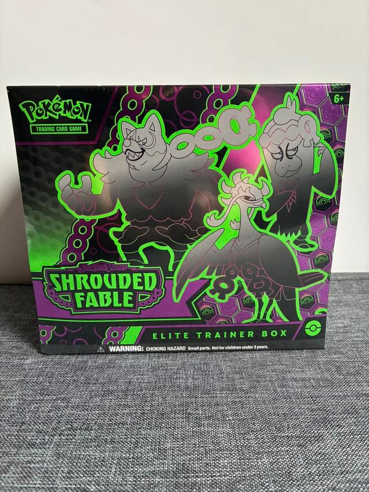 ETB Shrouded Fable, Hobby en Vrije tijd, Verzamelkaartspellen | Pokémon, Zo goed als nieuw, Ophalen of Verzenden