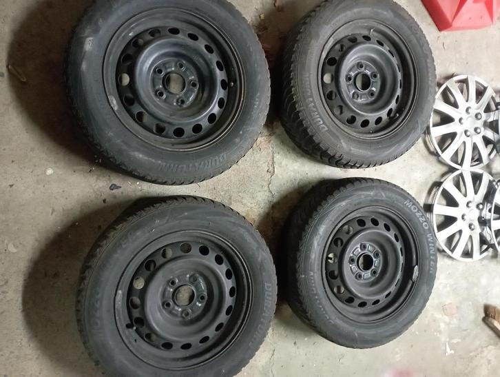 Jantes tôle 15'' - pneus hiver - Toyota Auris II, Auto-onderdelen, Banden en Velgen, Velg(en), Winterbanden, 15 inch, 195 mm, Personenwagen