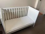 Babybed Sundvik, Kinderen en Baby's, Babywiegjes en Ledikanten, Ophalen, Zo goed als nieuw, Ledikant