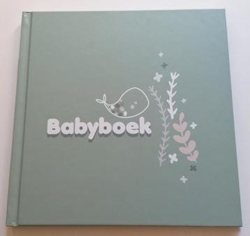 Babyboek  beschikbaar voor biedingen