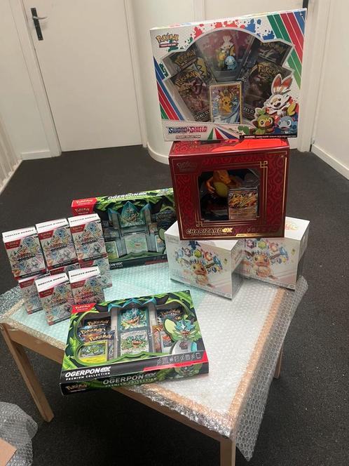 Pokémon Sealed Lot – Charizard, ETBs & Bundles – Nieuw, Hobby en Vrije tijd, Verzamelkaartspellen | Pokémon, Nieuw, Booster, Ophalen
