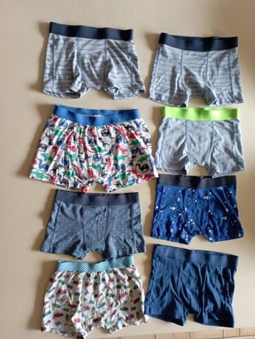 24 kinder boxers maat 110/116 en 122/128 beschikbaar voor biedingen