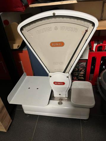 Zeer mooie staat berkel weegschaal morgen omkomen 250€!!!!! beschikbaar voor biedingen