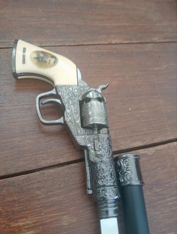 Metalen wandelstok  beschikbaar voor biedingen
