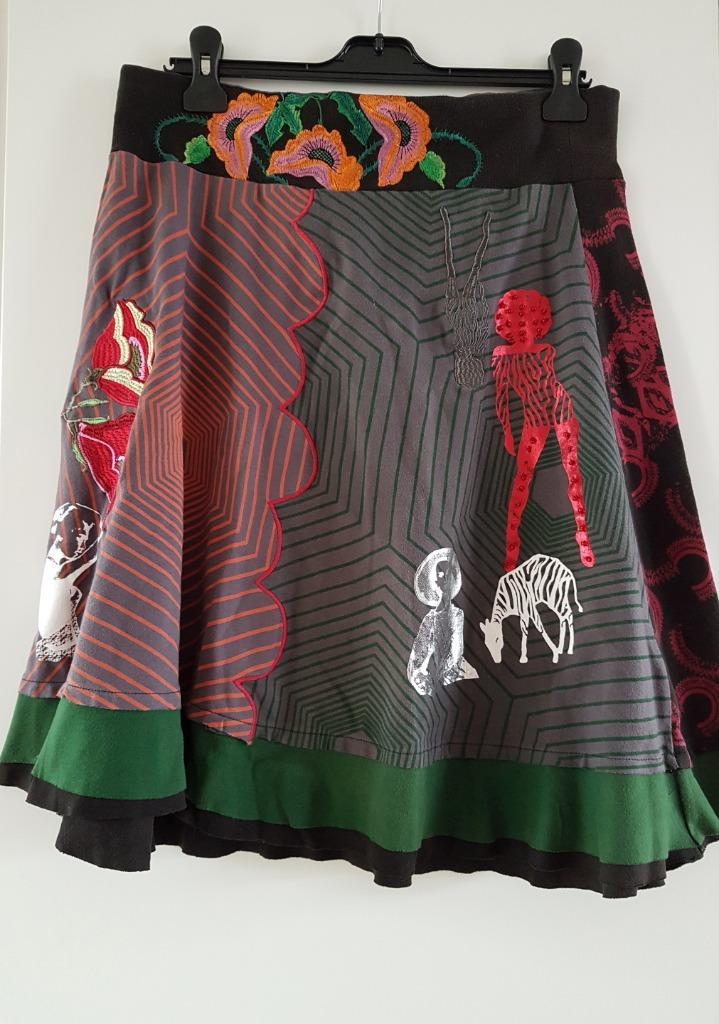 DESIGUAL - Jolie jupe noire + dessins - T.XL, Kleding | Dames, Rokken, Gedragen, Maat 42/44 (L), Zwart, Ophalen of Verzenden