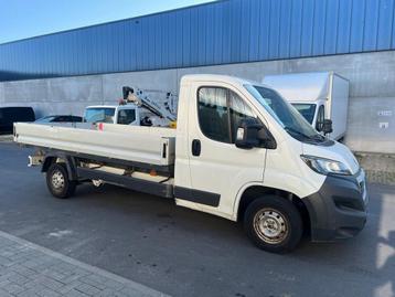 Promotie voor het huren van grote auto's en bestelwagens  beschikbaar voor biedingen