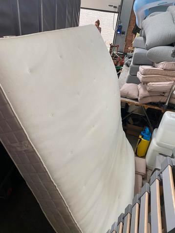 Tweepersoonsmatras 160x200 beschikbaar voor biedingen