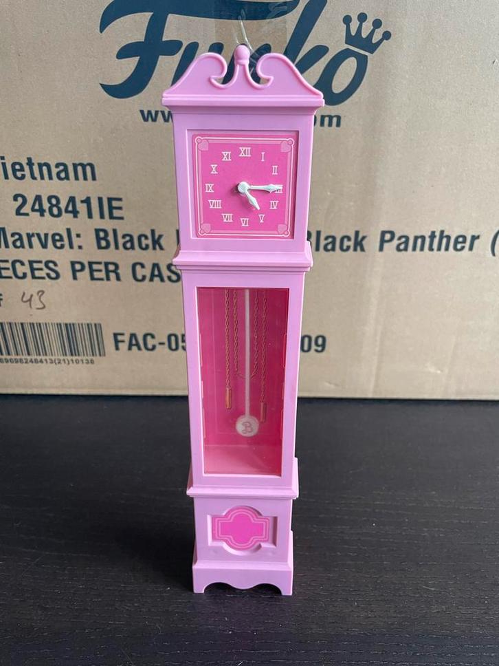 Vintage barbie staande klok 1985, Enfants & Bébés, Jouets | Maisons de poupées, Utilisé, Accessoires, Enlèvement ou Envoi