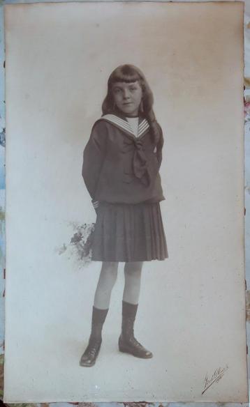 antieke foto meisjesfiguur : "Gerd Claes 1918"